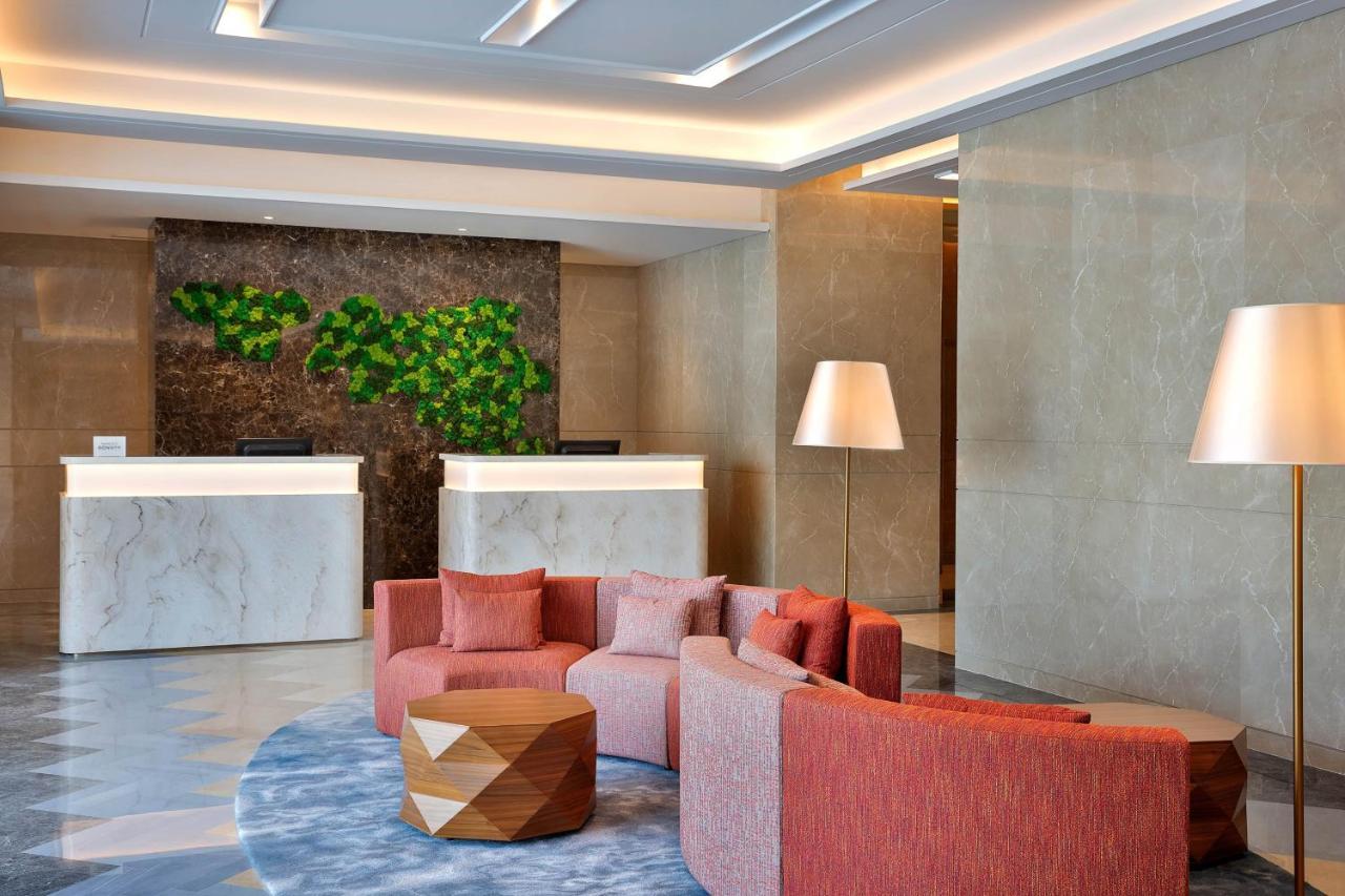 Courtyard By Marriott Culture Village, Дубай Екстериор снимка